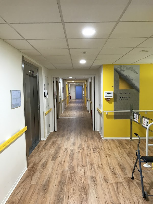 EHPAD La Roche aux Carmes - Photo 4 sur 5 - Espaces de vie