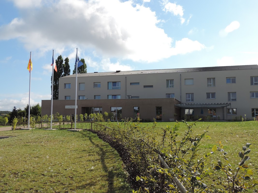 EHPAD La Roche aux Carmes - Photo 5 sur 5 - Environnement et extérieurs