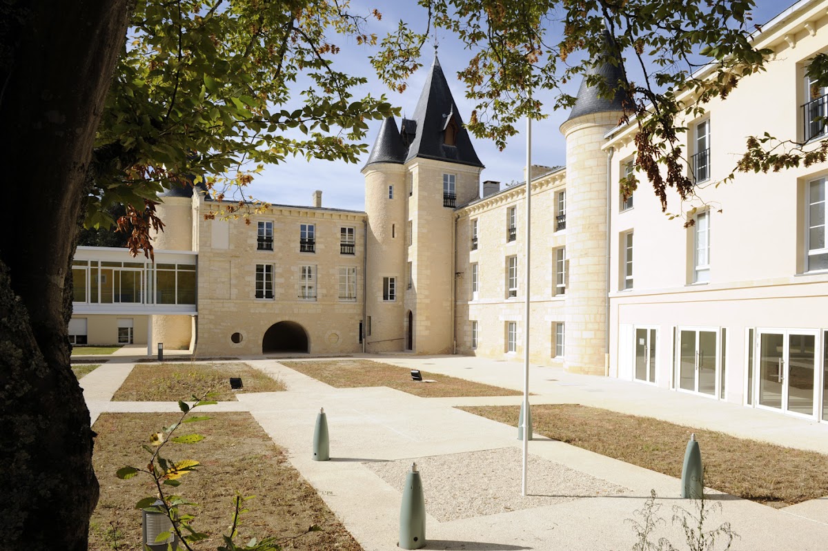 EHPAD Foyer de retraite du Combattant - Photo 2 sur 5 - Intérieur et espaces communs