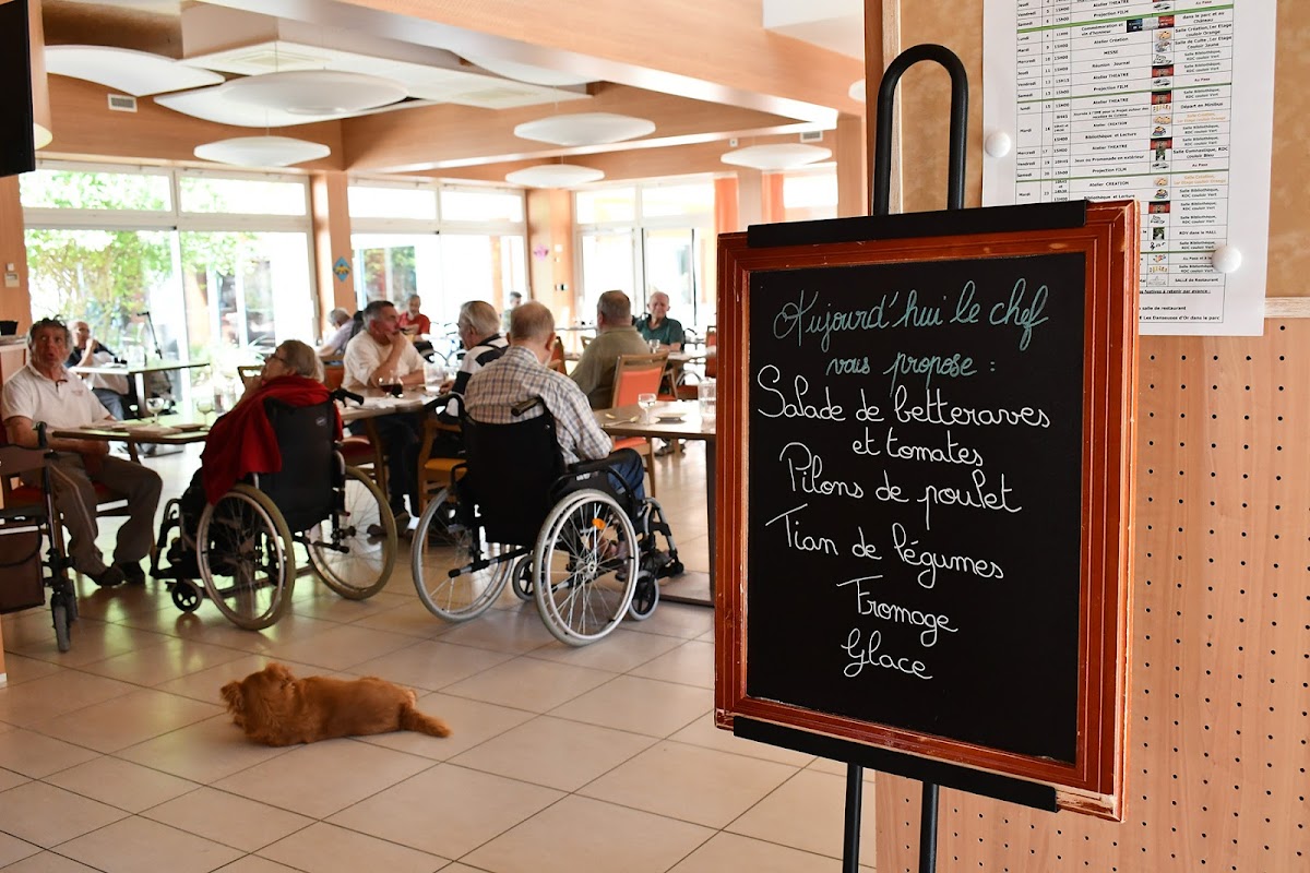 Maison de retraite la Roche Bellusson - Photo 5 sur 5 - Environnement et extérieurs