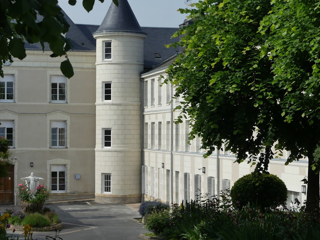 EHPAD Prieuré - Photo 2 sur 5 - Intérieur et espaces communs