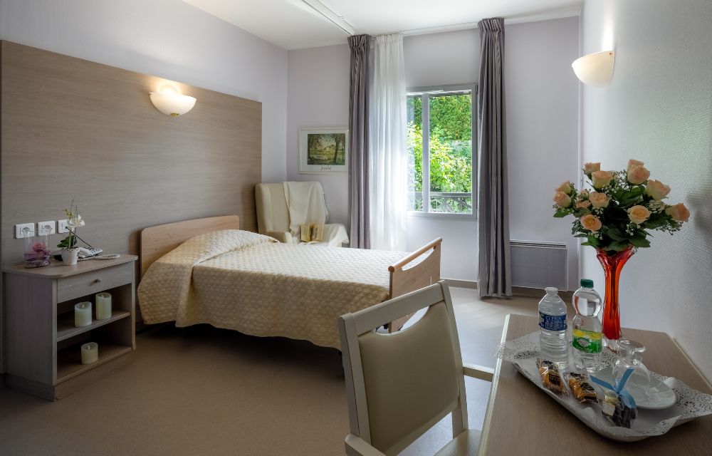 EHPAD Château de Champlâtreux - Photo 2 sur 5 - Intérieur et espaces communs