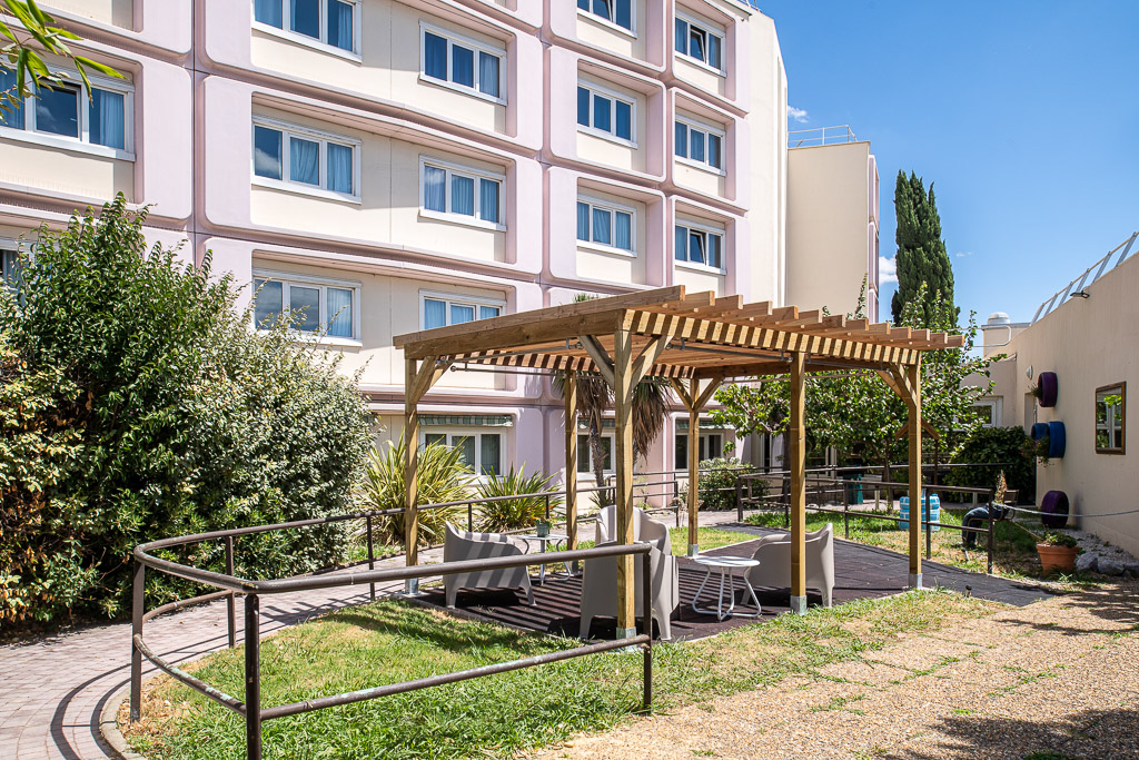 EHPAD Korian Les Alpilles - Photo 5 sur 5 - Environnement et extérieurs