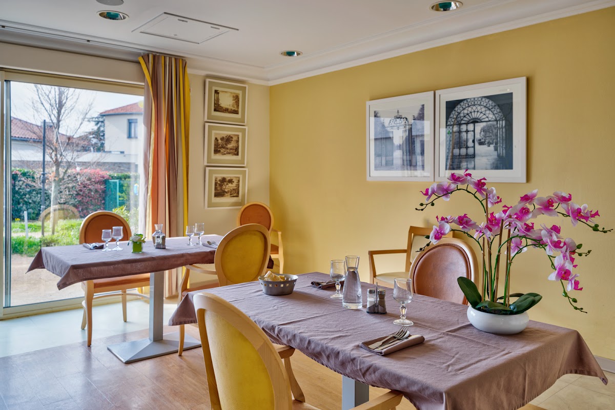 EHPAD LES MOUSSIERES - Photo 2 sur 5 - Intérieur et espaces communs