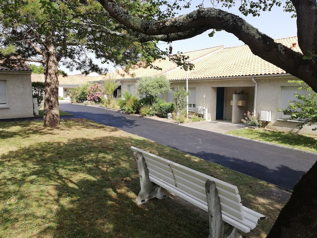 Foyer Soleil - Photo 5 sur 5 - Environnement et extérieurs