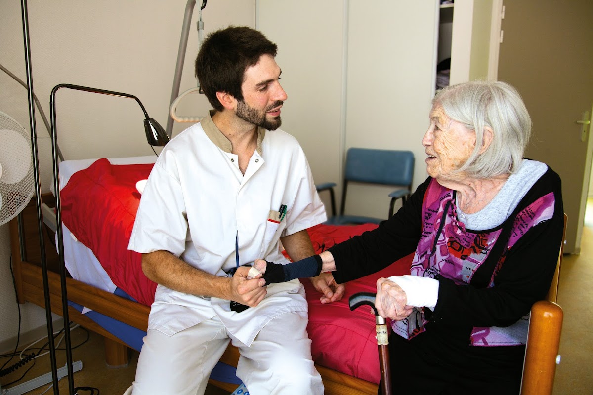 EHPAD Les Vergers - Photo 2 sur 5 - Intérieur et espaces communs