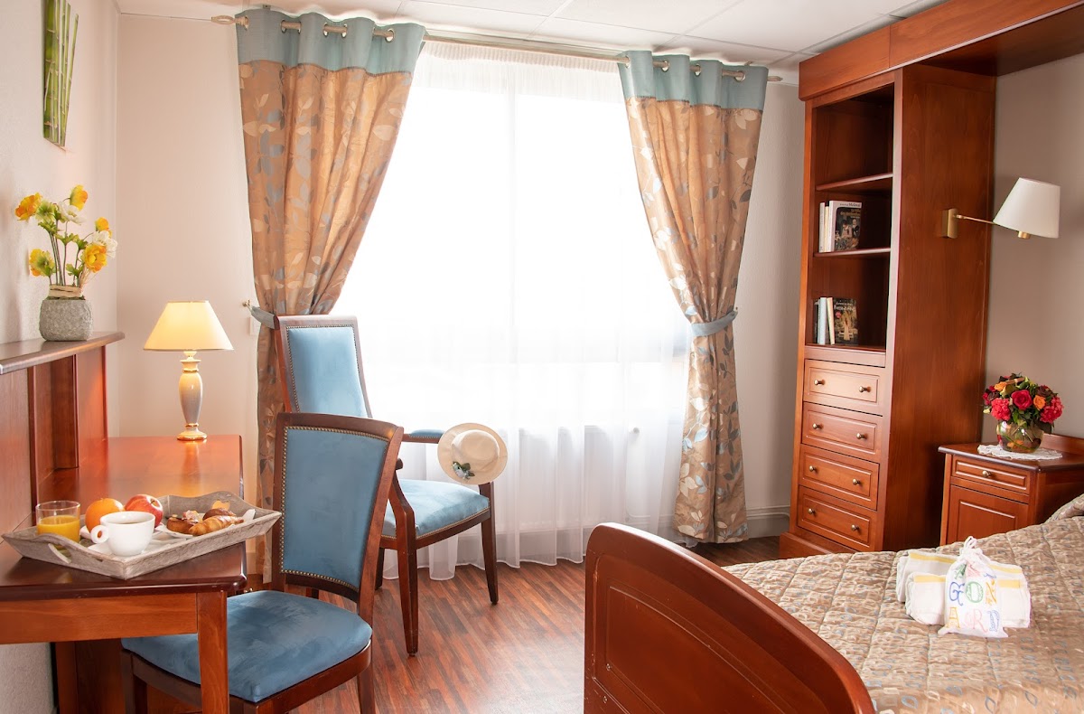 EHPAD Résidence Les Neuf Soleils - Photo 3 sur 5 - Chambres et hébergement