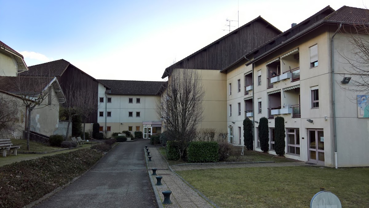 Résidence arc en ciel et Robert Allagnat - Photo 2 sur 4 - Intérieur et espaces communs