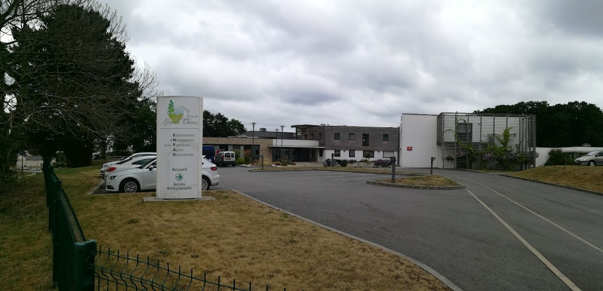 Photo de Résidence Les Clos des Grands Chênes, EHPAD à BAUD
