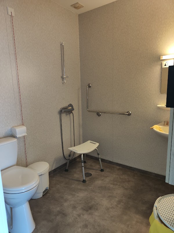 EHPAD Les Glycines - Photo 3 sur 5 - Chambres et hébergement