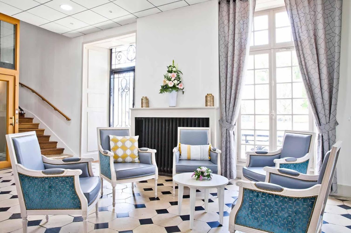 EHPAD Le Château de Louche - Photo 5 sur 5 - Environnement et extérieurs