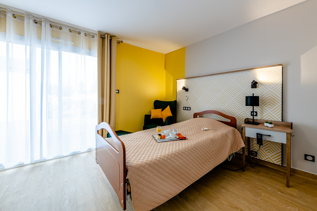 EHPAD Les Jardins d'Epargnes - Photo 2 sur 5 - Intérieur et espaces communs