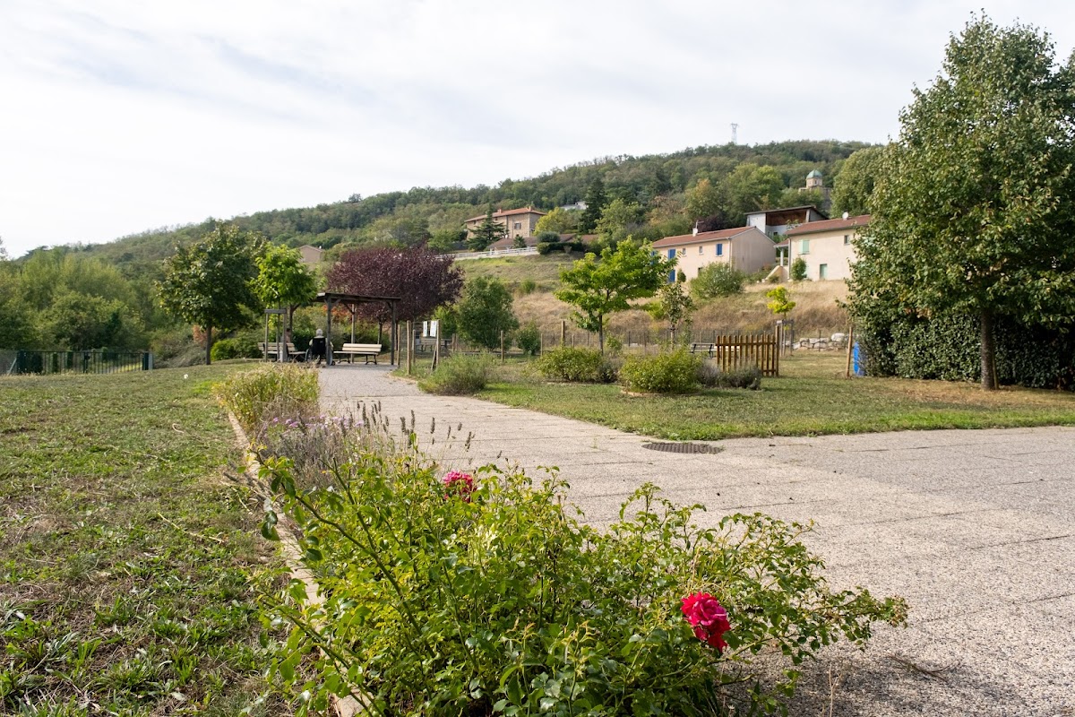Photo de EHPAD La Clairière, EHPAD à MONTMELAS ST SORLIN