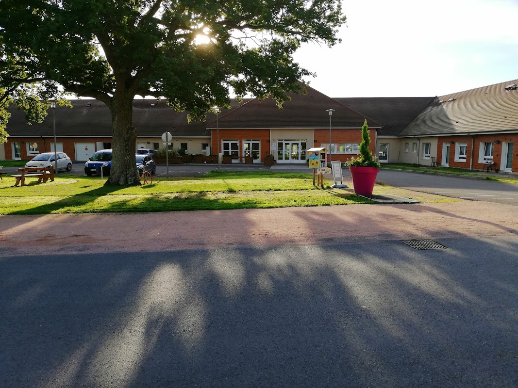 Photo de MARPA La Maison du Beau Chêne, Résidence autonomie à NOYANT D ALLIER