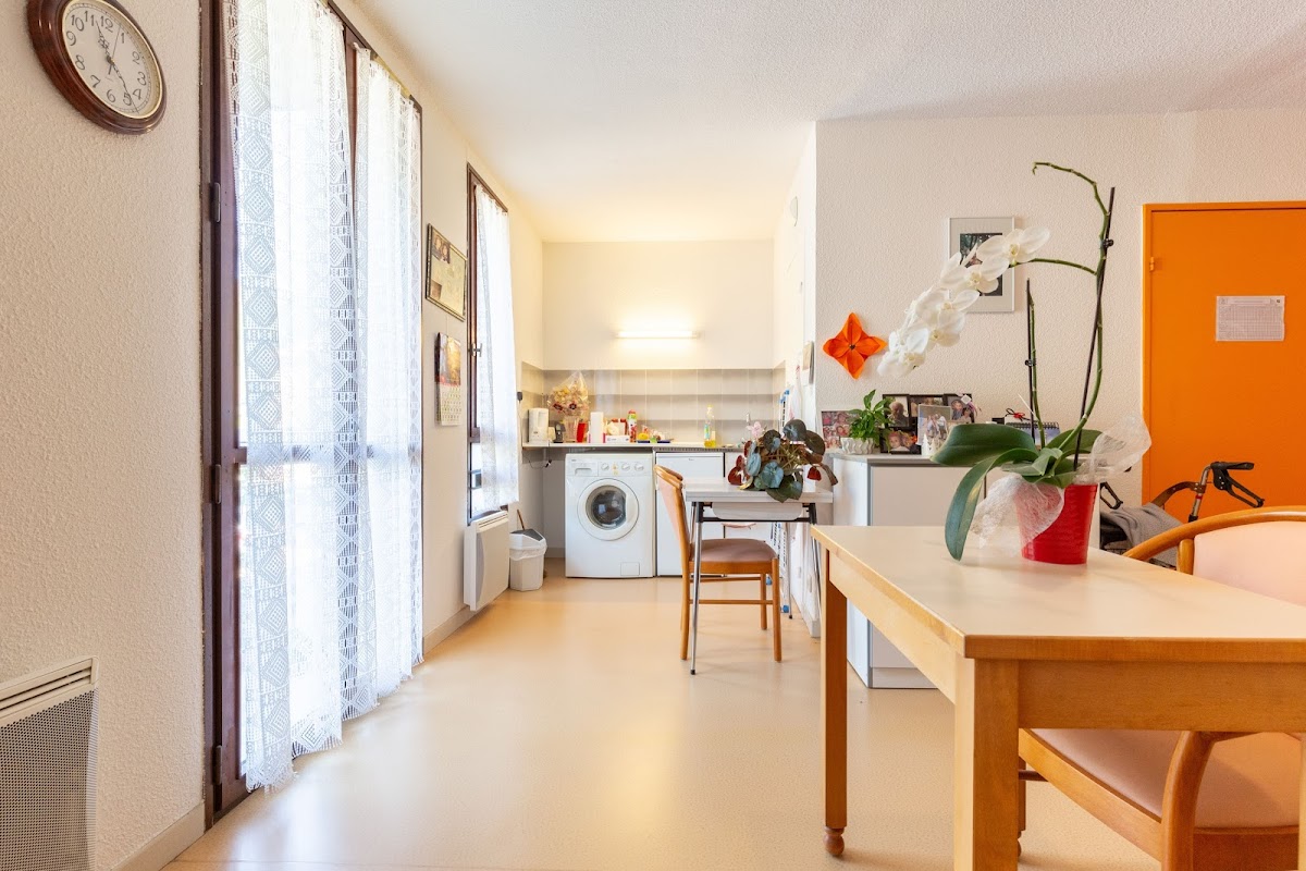 EHPAD Résidence Les Vergers - Photo 2 sur 3 - Intérieur et espaces communs