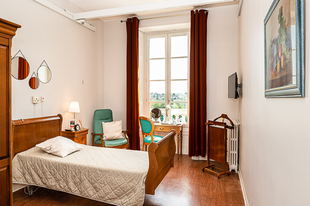 EHPAD Korian Château de Lormoy - Photo 2 sur 5 - Intérieur et espaces communs