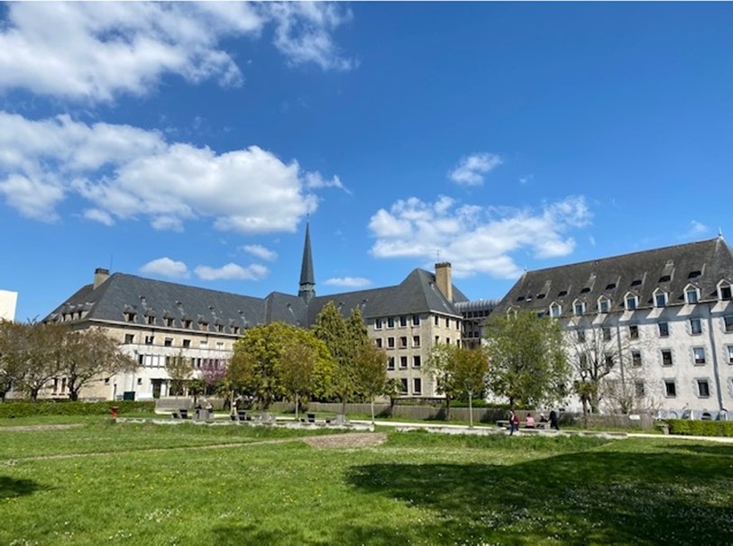EHPAD Saint-Cyr - Photo 2 sur 5 - Intérieur et espaces communs