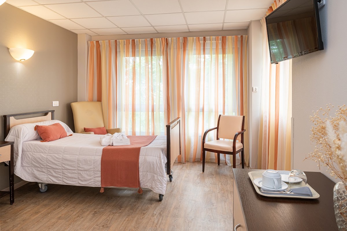 EHPAD Korian Lo Solehl Beziers - Photo 2 sur 5 - Intérieur et espaces communs