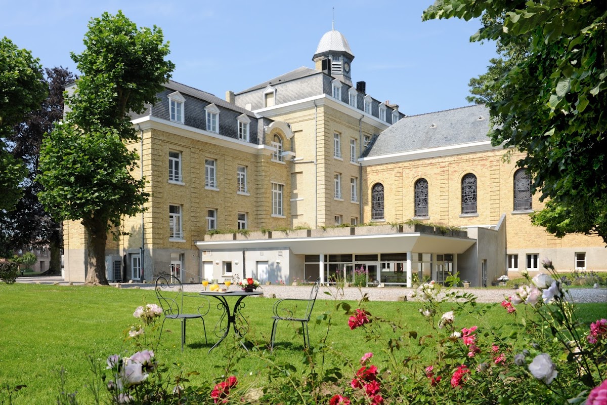 Photo de EHPAD Maison de Famille l'Ave-Maria, EHPAD à WARDRECQUES