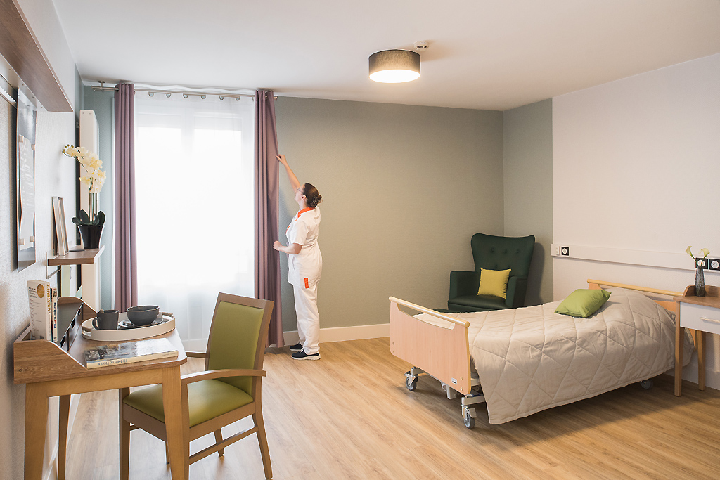 EHPAD Korian Au Fil du Temps - Photo 2 sur 5 - Intérieur et espaces communs