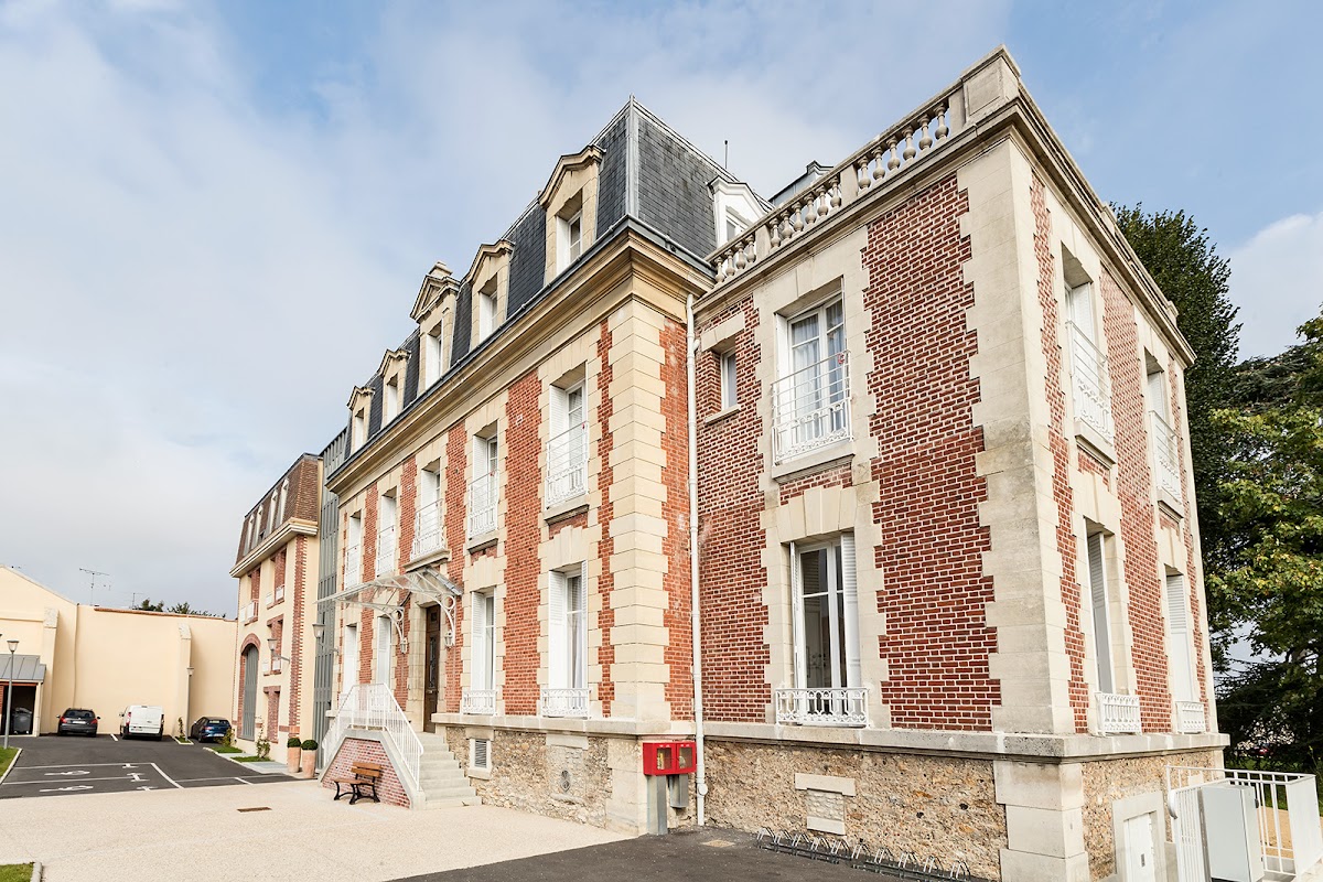 Photo de EHPAD - Résidence Le Cèdre, EHPAD à PLAILLY