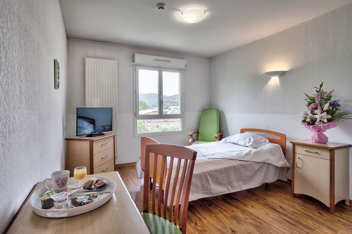 EHPAD Les Figuiers - Photo 2 sur 5 - Intérieur et espaces communs