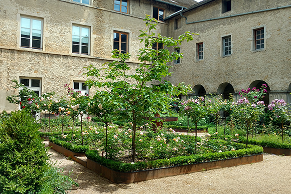 EHPAD Résidence Jeanne de Chantal - Photo 2 sur 5 - Intérieur et espaces communs