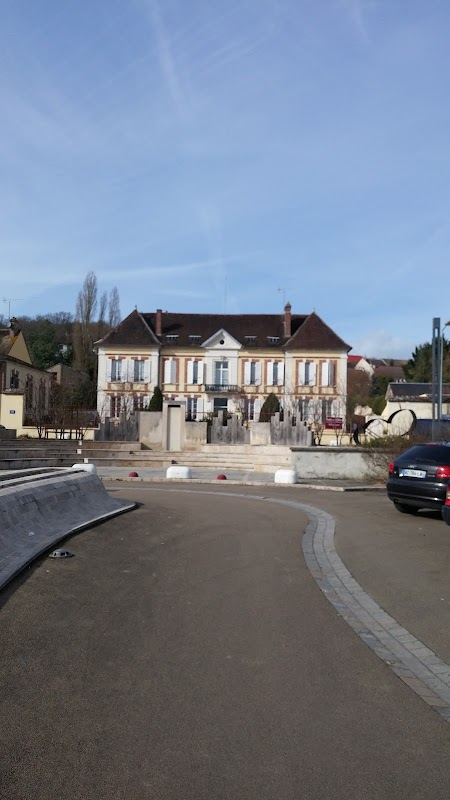 EHPAD Saint-Julien du Sault - Photo 2 sur 3 - Intérieur et espaces communs