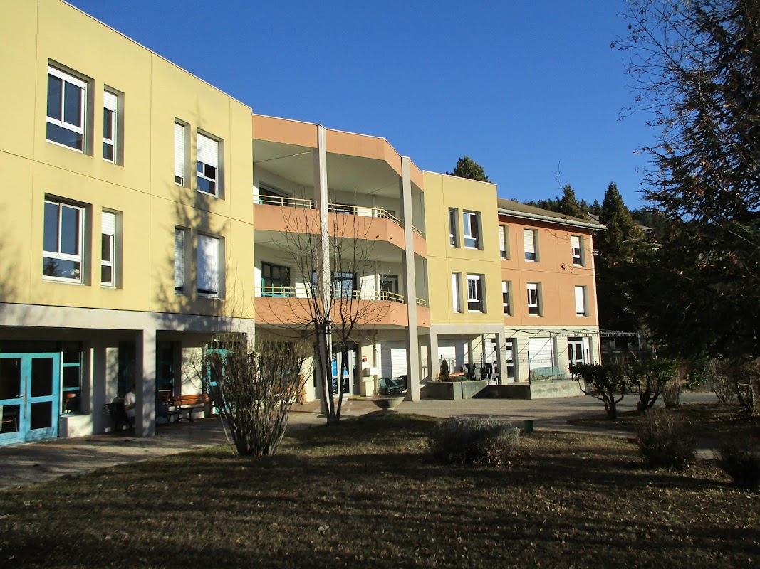 EHPAD Les trois fontaines - Photo 2 sur 5 - Intérieur et espaces communs