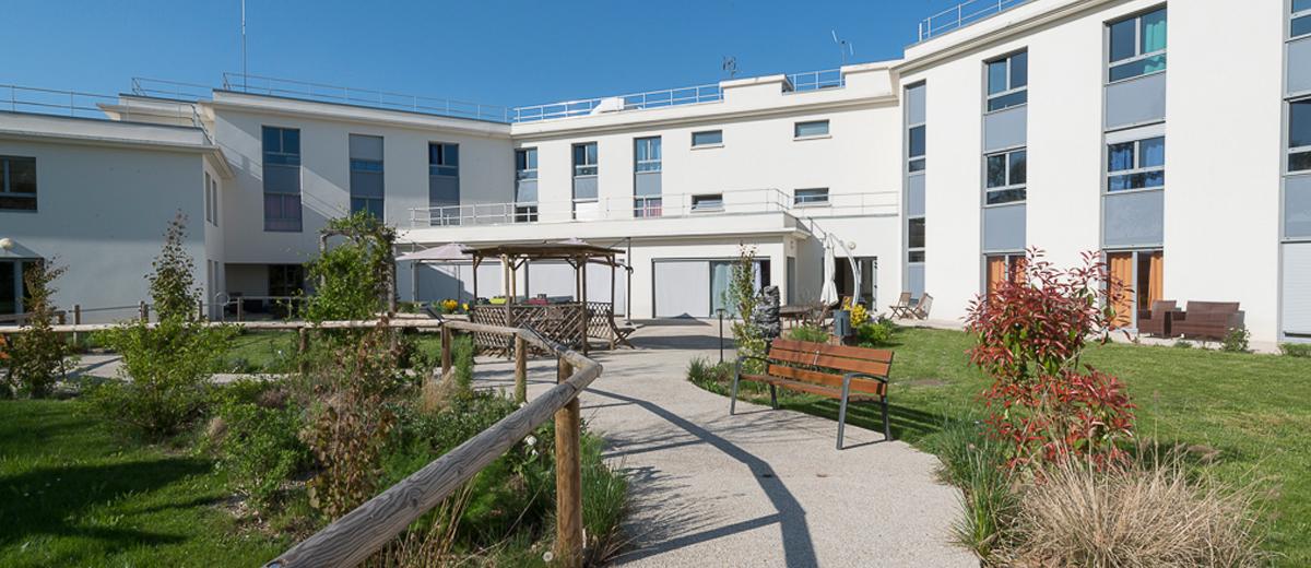 Photo de EHPAD- résidence Hippolyte-Panhard, EHPAD à LE COUDRAY MONTCEAUX