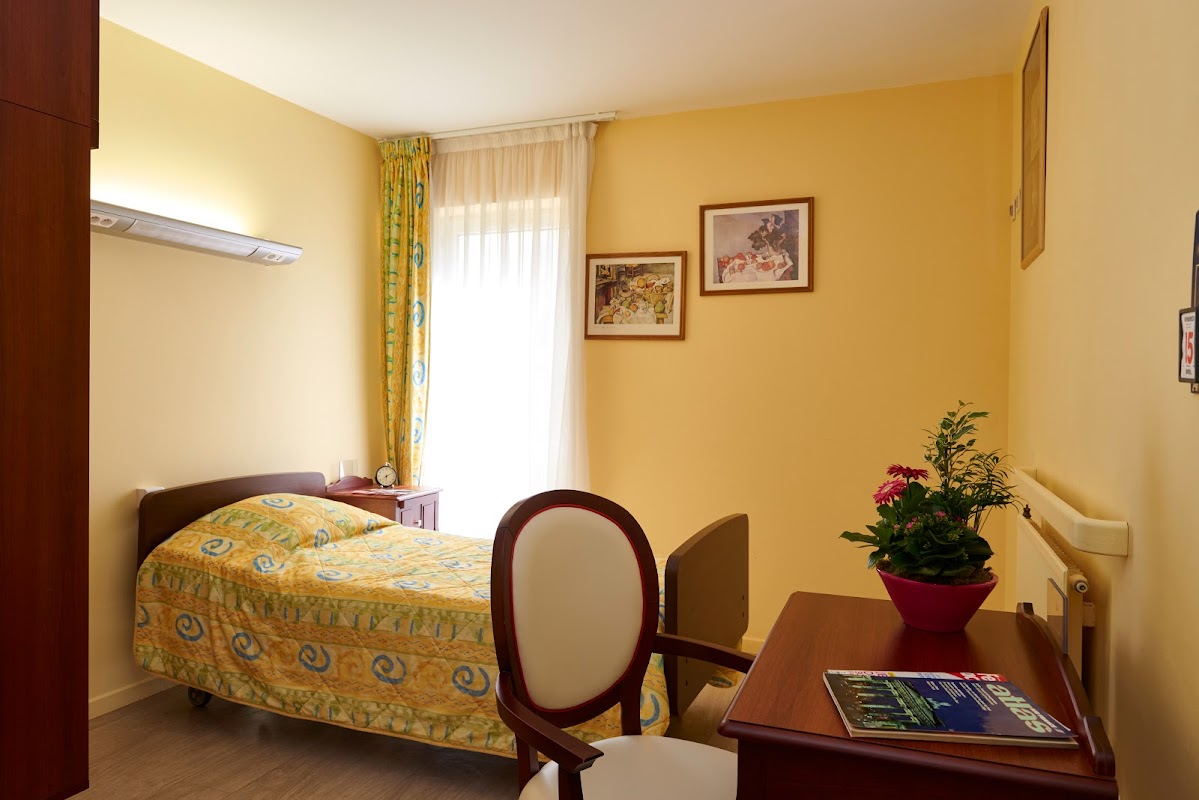 EHPAD Résidence Saint-Thibault-des-Vignes - Photo 5 sur 5 - Environnement et extérieurs