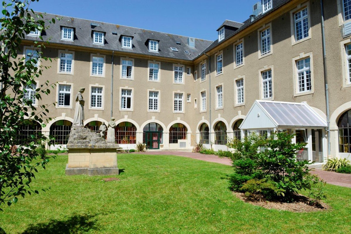 Photo de EHPAD Elisabeth de Surville, EHPAD à PICAUVILLE