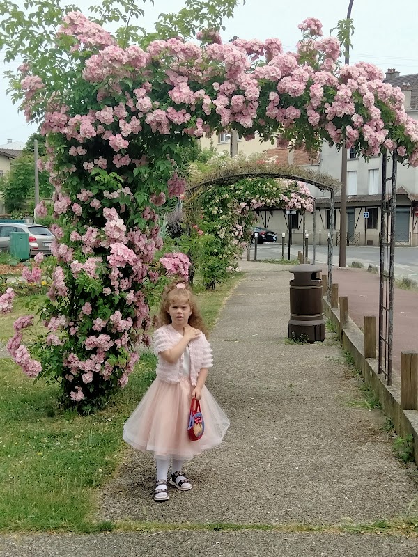 Photo de EHPAD La Roseraie, EHPAD à LIVRY GARGAN
