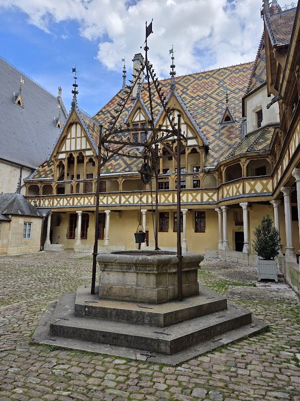 EHPAD de l'Hôtel Dieu de Beaune - Photo 4 sur 5 - Espaces de vie