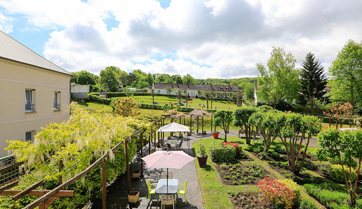 Photo de Résidence Les Jardins Médicis, EHPAD à PONTPOINT