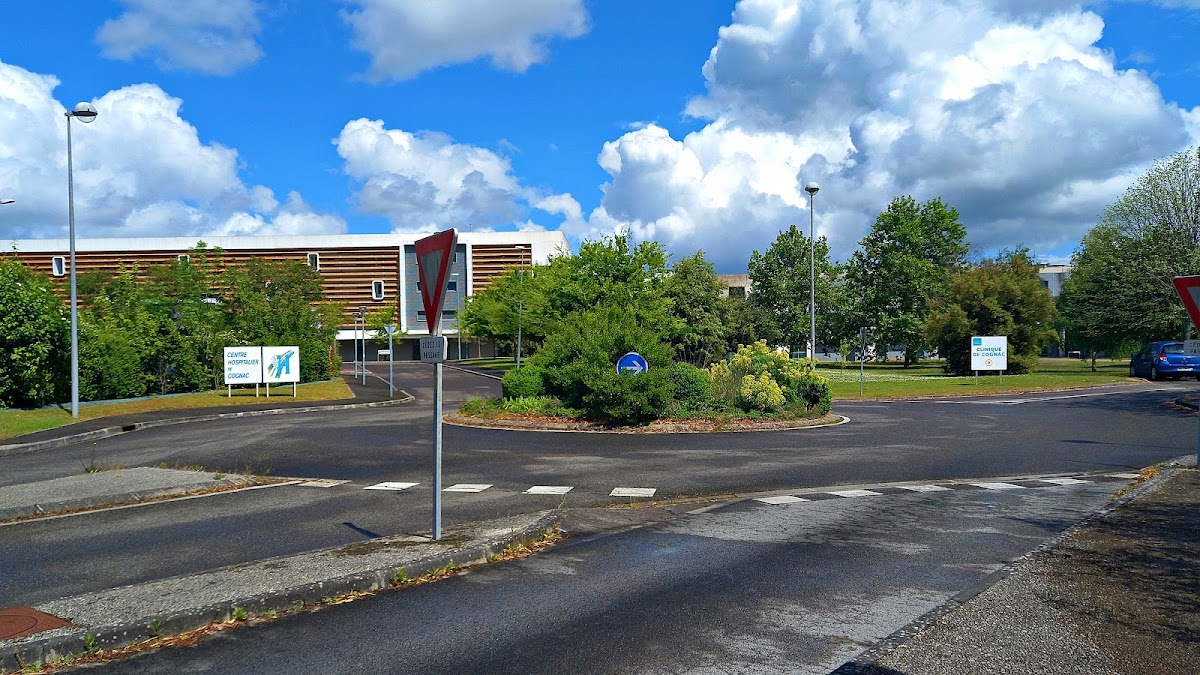 CH COGNAC - USLD - CTRE GERONTOL. - Photo 5 sur 5 - Environnement et extérieurs