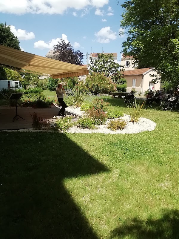 EHPAD Sainte-Germaine - Photo 2 sur 5 - Intérieur et espaces communs