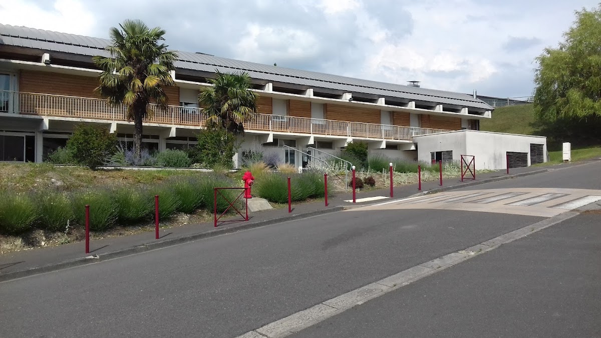 Photo de EHPAD - LES VACANCES DE LA VIE, EHPAD à MONTENDRE