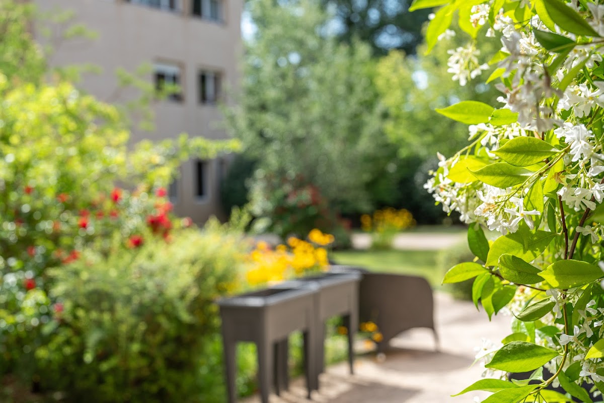 EHPAD Korian Le Domaine de Collongue - Photo 5 sur 5 - Environnement et extérieurs
