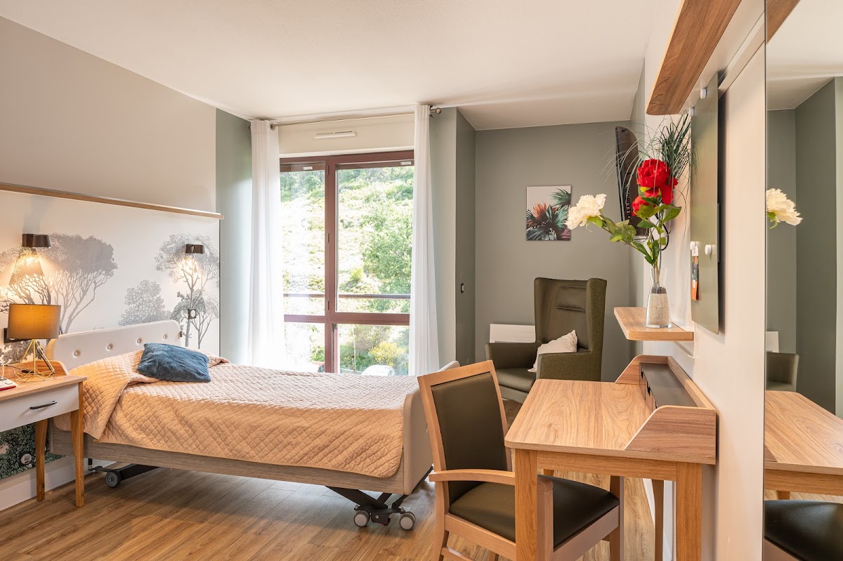 EHPAD Korian Le Domaine de Collongue - Photo 2 sur 5 - Intérieur et espaces communs