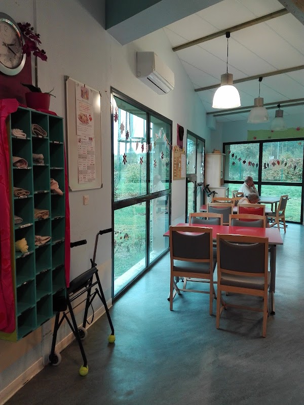 EHPAD L'Orée des Pins - Photo 2 sur 5 - Intérieur et espaces communs