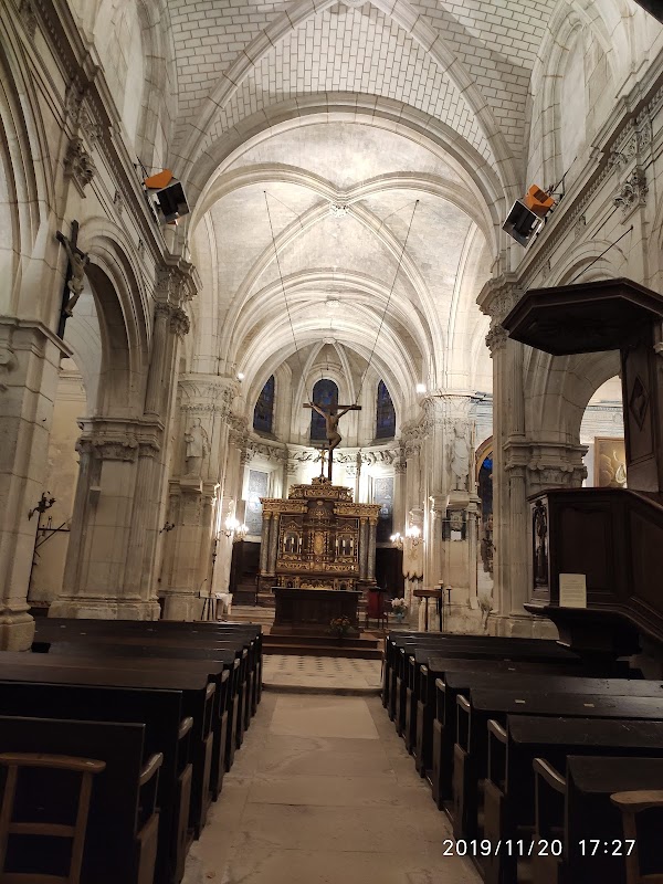 EHPAD de Pontoise - Photo 2 sur 5 - Intérieur et espaces communs