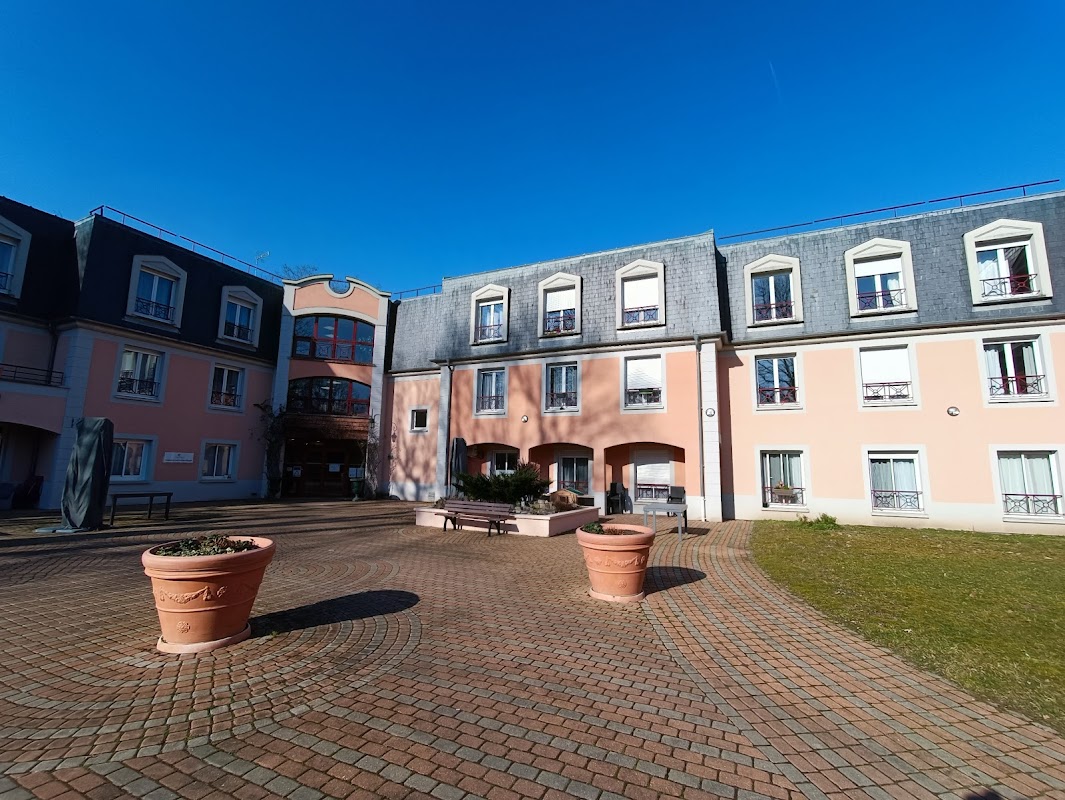 EHPAD Résidence Les chênes rouges - Photo 5 sur 5 - Environnement et extérieurs