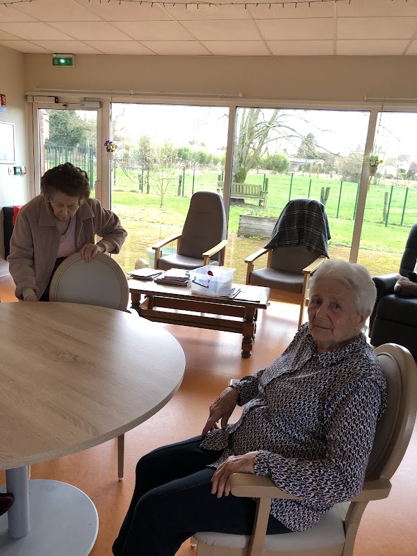 EHPAD Résidence Les Tilleuls Beuvry-la-Forêt - Photo 5 sur 5 - Environnement et extérieurs