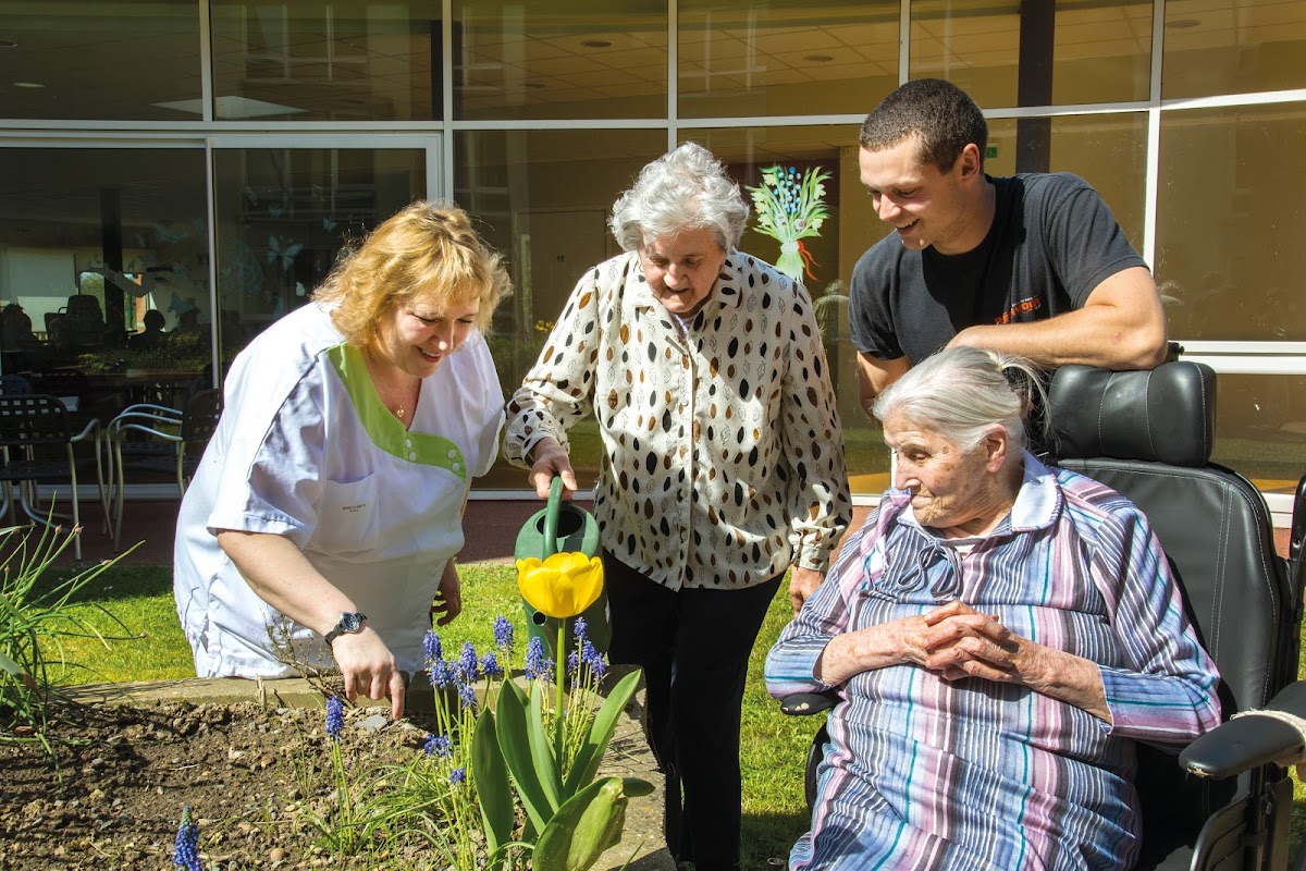 EHPAD Résidence Les Tilleuls Beuvry-la-Forêt - Photo 2 sur 5 - Intérieur et espaces communs