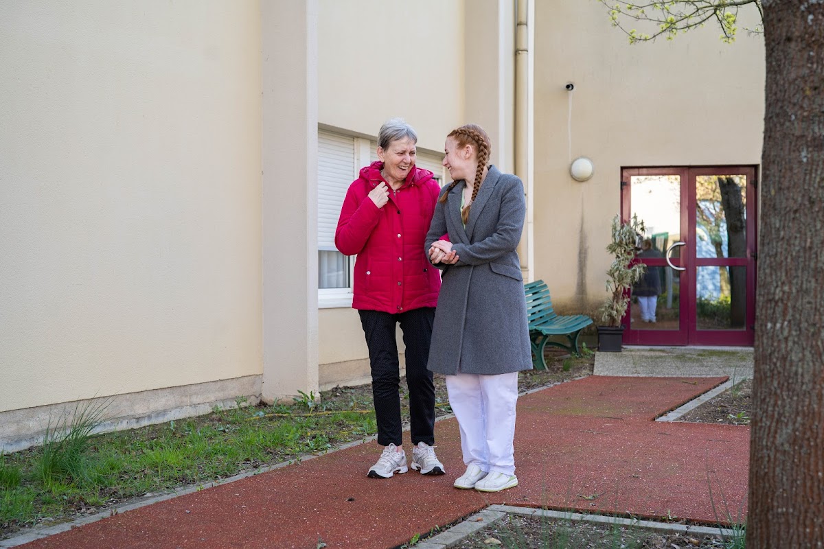 EHPAD La Tour de Heu - Photo 5 sur 5 - Environnement et extérieurs