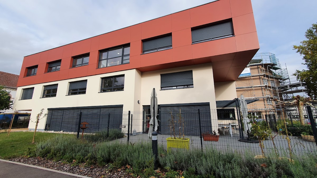 Hôpital gériatrique de Cernay - Photo 5 sur 5 - Environnement et extérieurs