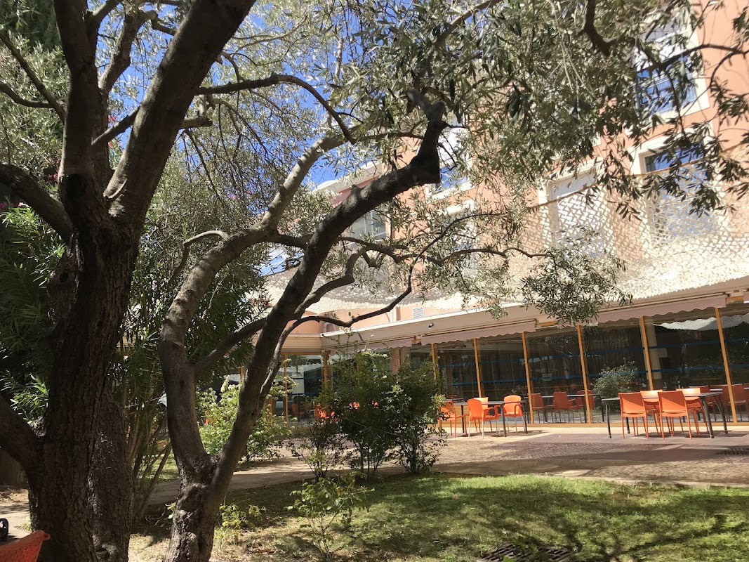 EHPAD Sainte-Victoire - Photo 5 sur 5 - Environnement et extérieurs