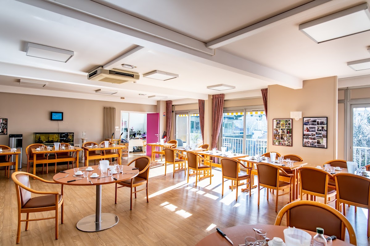 EHPAD La Roseraie - Photo 3 sur 5 - Chambres et hébergement