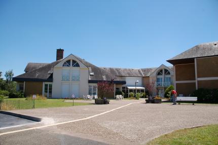 Photo de EHPAD Jeanne Ruzé, EHPAD à SEMBLANCAY